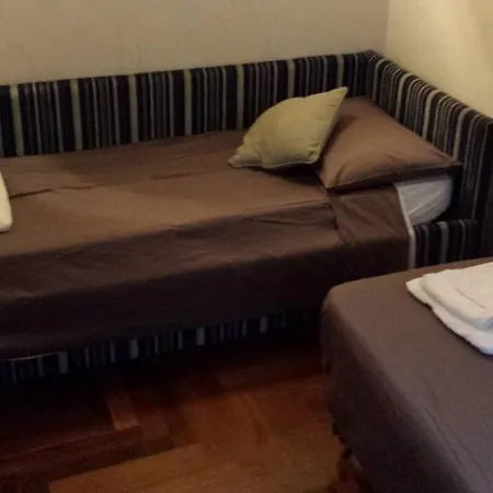 First Class Private * Roma